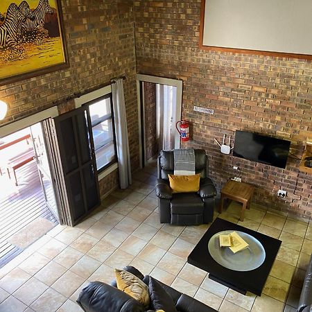 Nghala Self-Catering Holiday Home Marloth Park Buitenkant foto