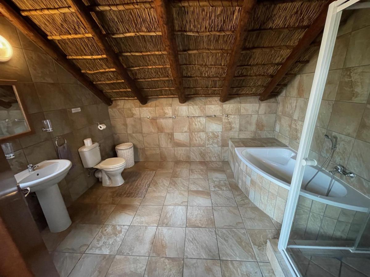 Nghala Self-Catering Holiday Home Marloth Park Buitenkant foto
