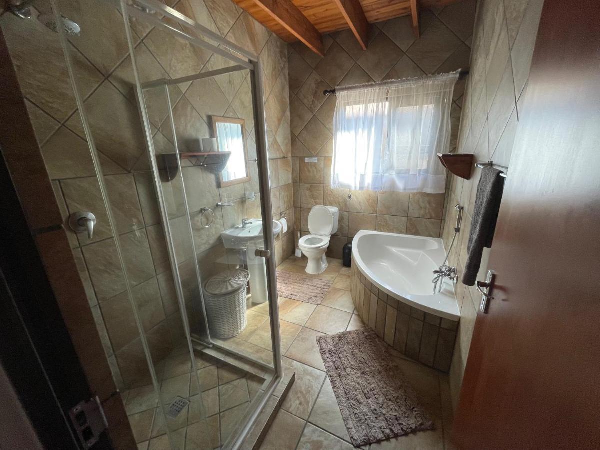 Nghala Self-Catering Holiday Home Marloth Park Buitenkant foto